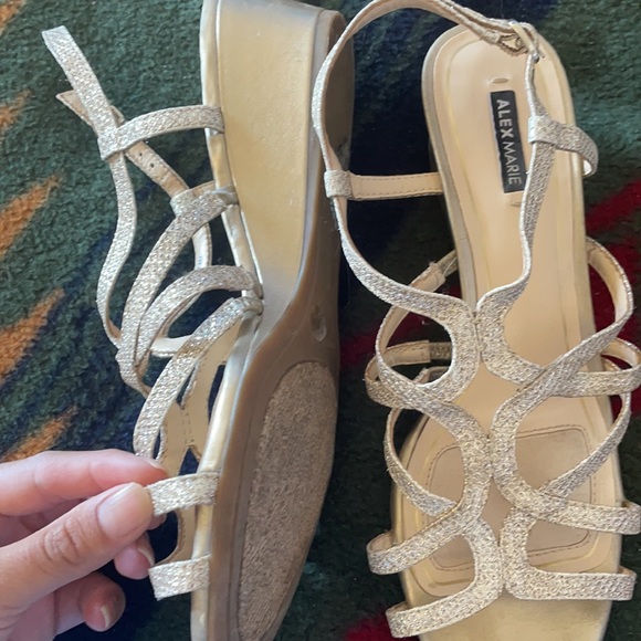 Heels - Picture 4 of 7